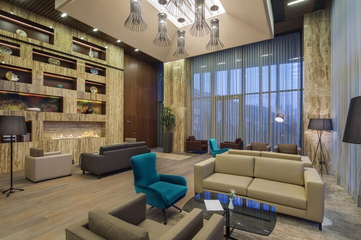 Entrance & Lobby