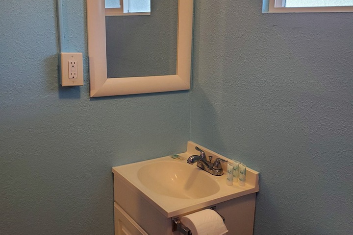 Room 180 of 222