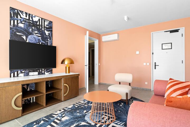 Room 51 of 170
