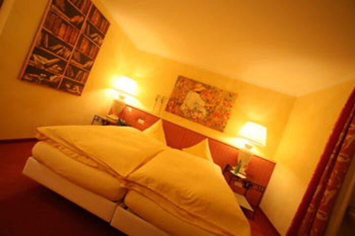Room 38 of 106