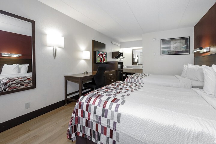 Deluxe 2 Double Beds (3 of 9)