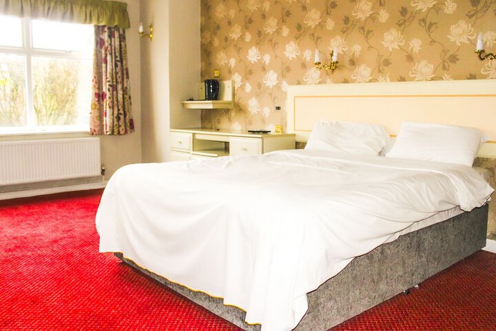Room 4 of 65