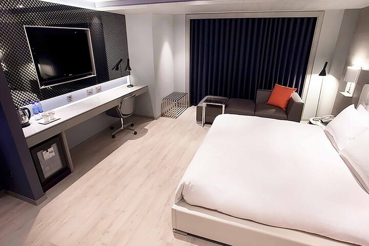 Room 4 of 29