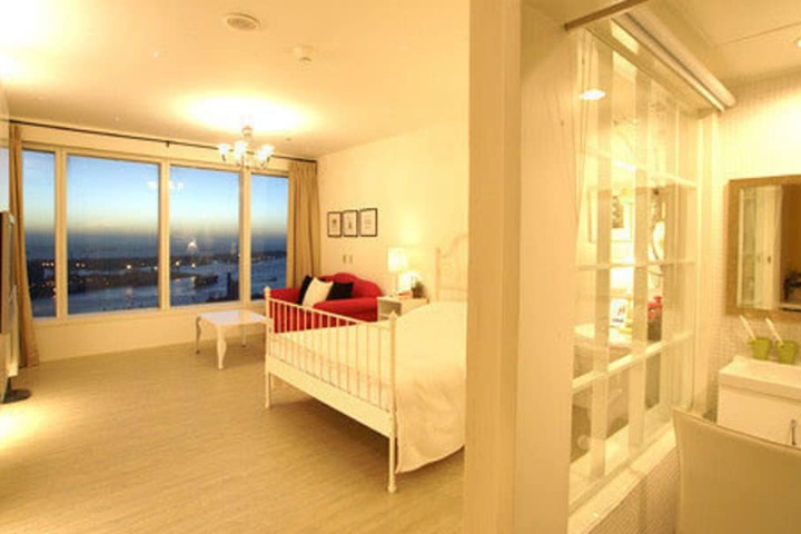 Room 35 of 98