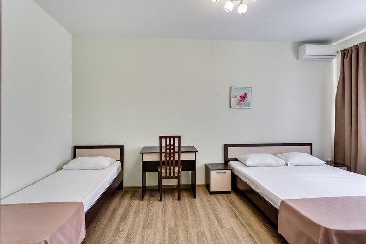 Room 7 of 72