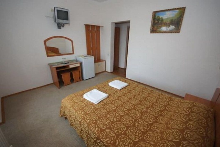 Room 11 of 23