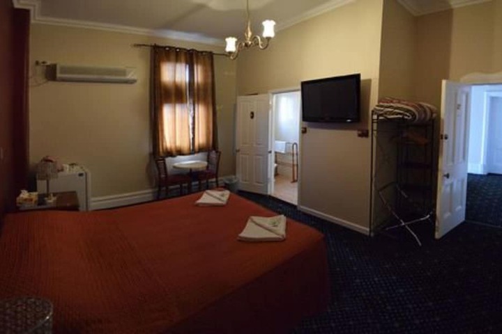 Room 12 of 98