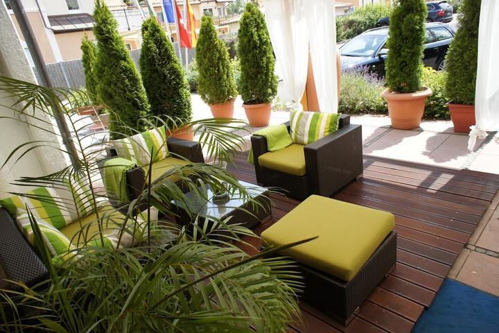 Terrace/Patio 13 of 33