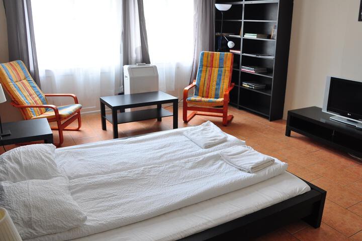 Room 2 of 5