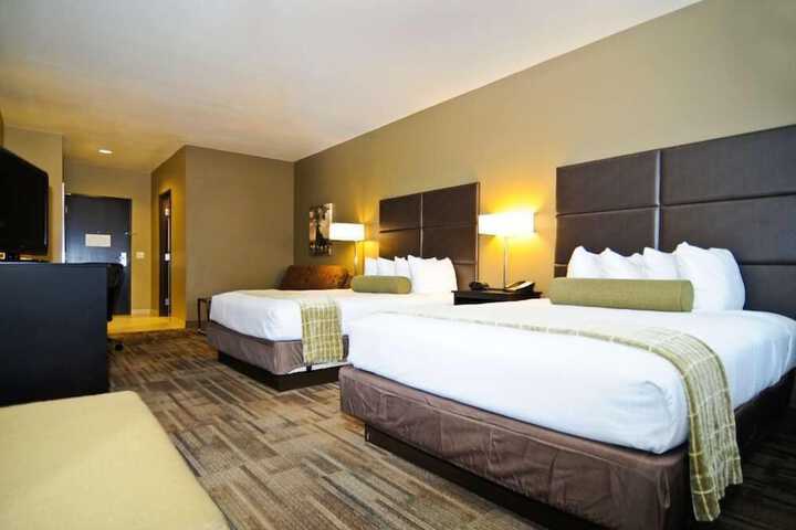 Room 8 of 20