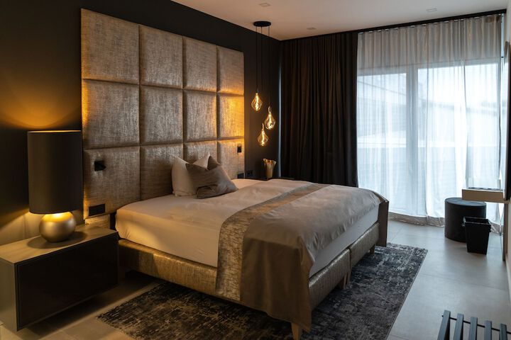 Room 3 of 21