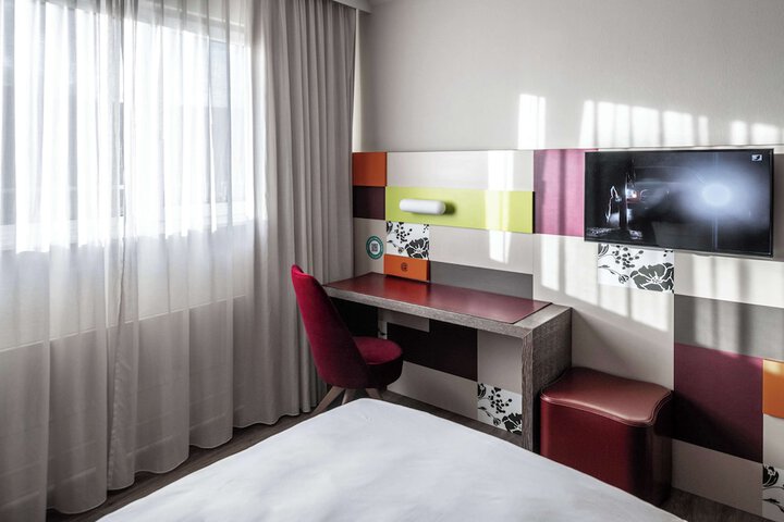 Room 5 of 26