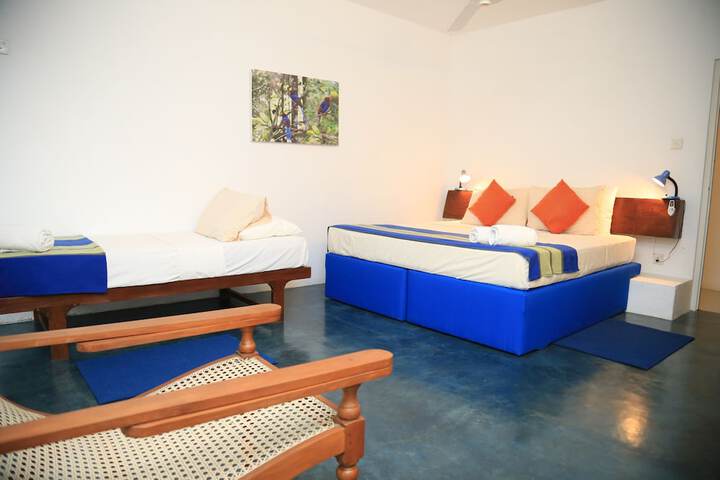 Room 12 of 38