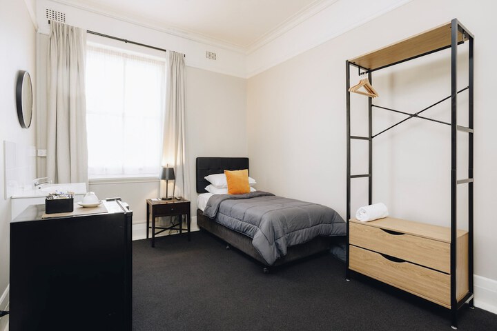 Room 14 of 42
