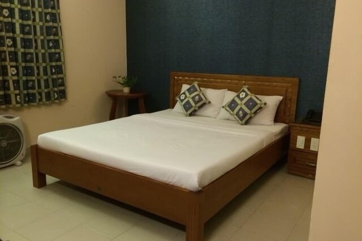 Room 16 of 35