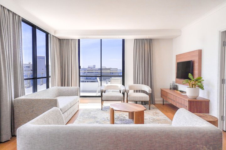 Room 93 of 204