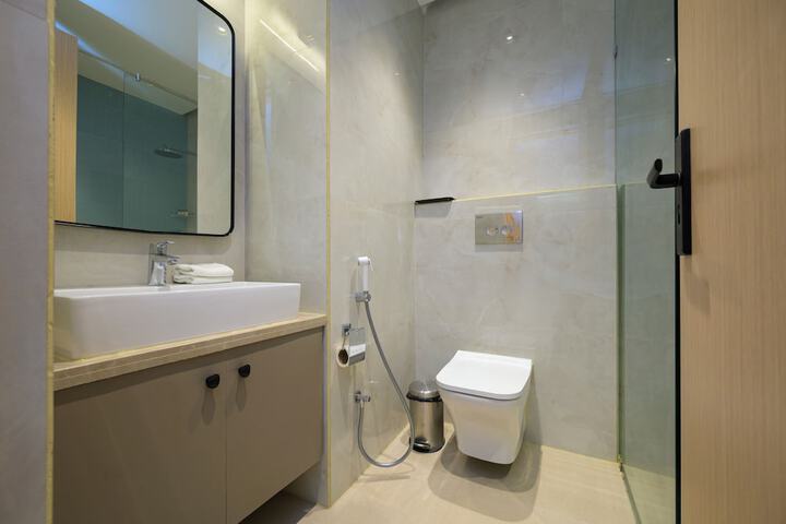Room 14 of 80