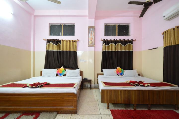 Room 16 of 33
