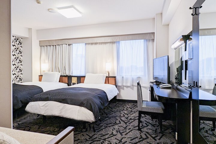 Room 9 of 43
