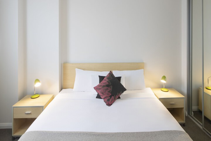Room 4 of 63