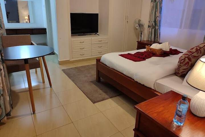 Room 6 of 27