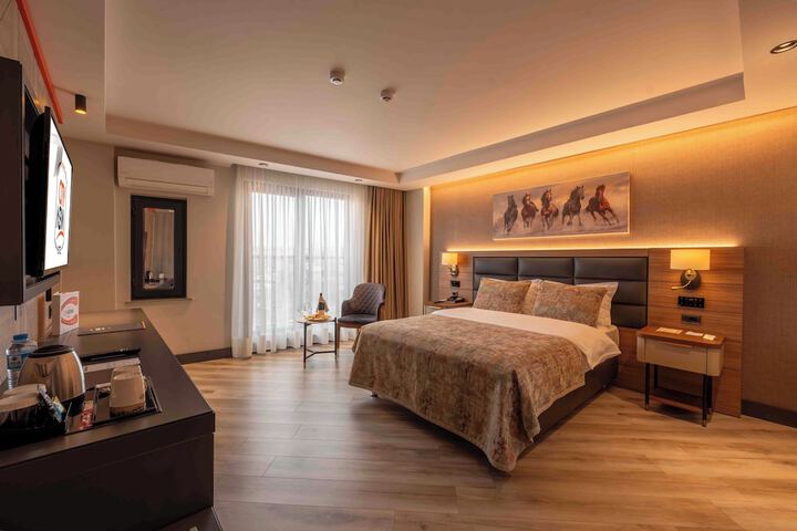 Room 6 of 15