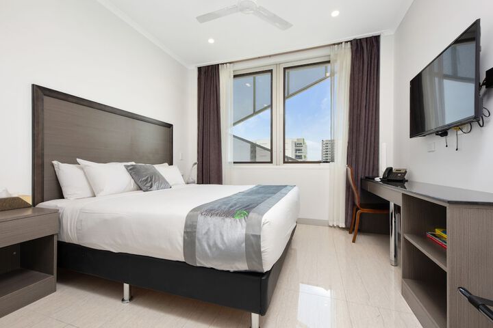 Room 8 of 27