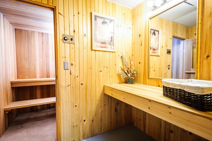 Spa 44 of 60