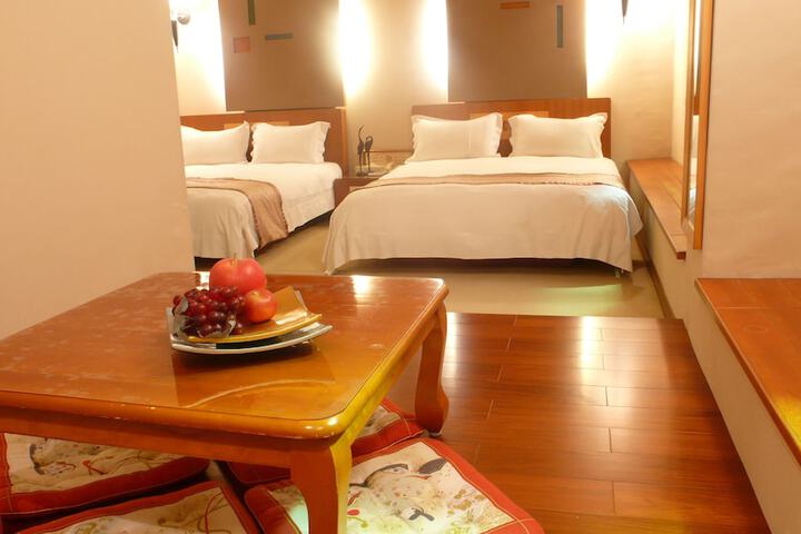 Room 16 of 48