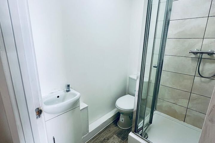 Room 9 of 13