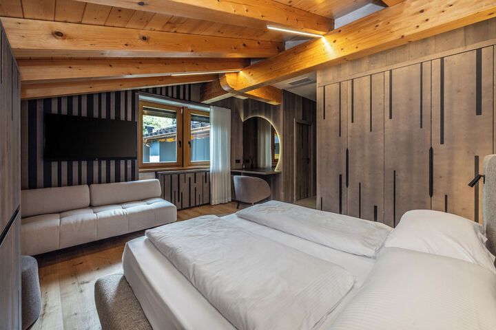 Room 100 of 192