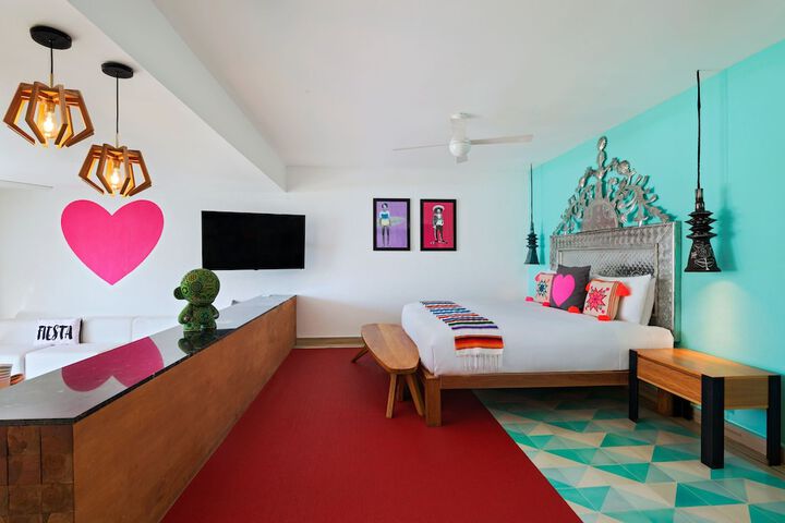 Room 17 of 214