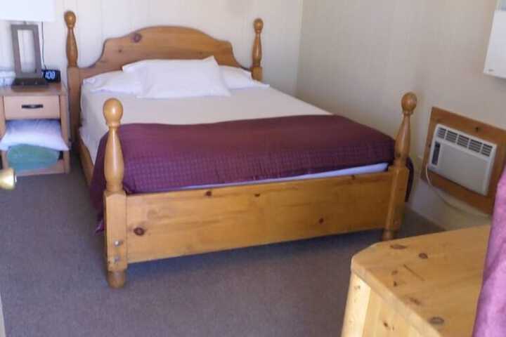 Room 4 of 37