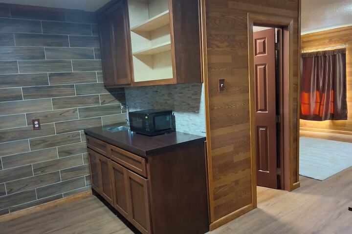 Room 4 of 18