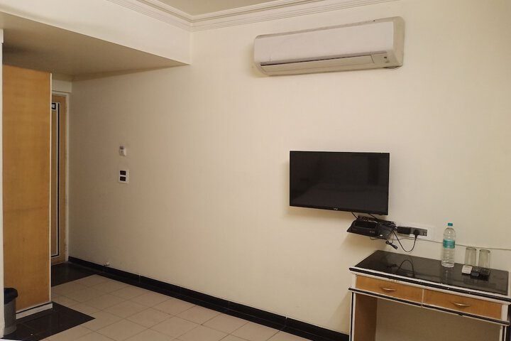 Room 6 of 35