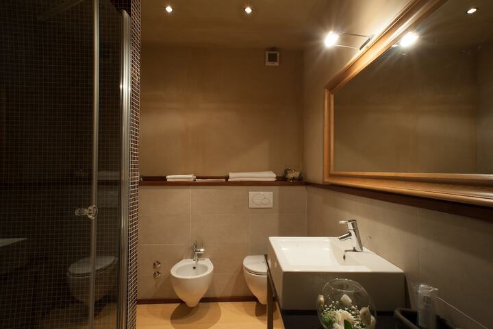 Room 15 of 34