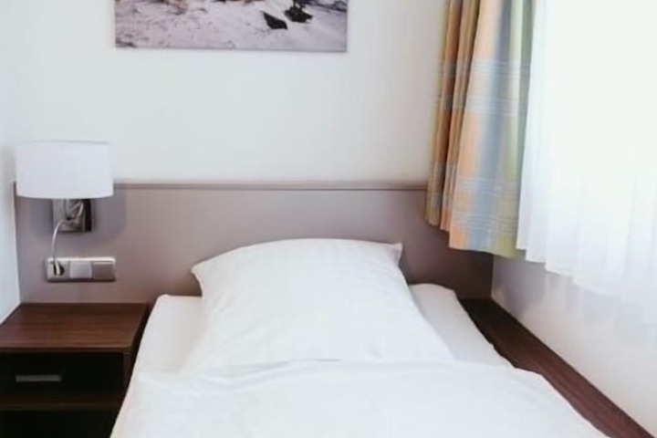 Room 19 of 49