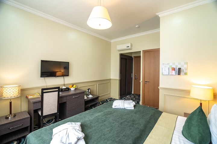 Room 19 of 34