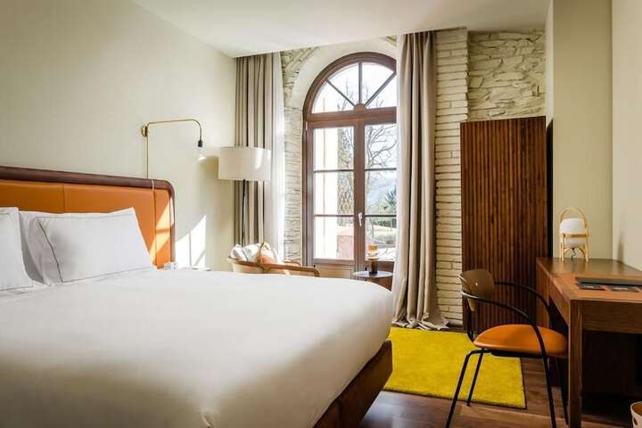 Room 21 of 70