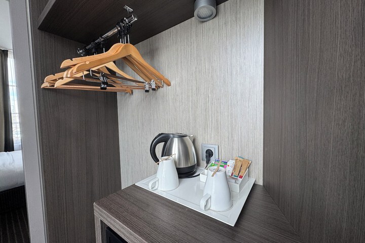 Room 15 of 64