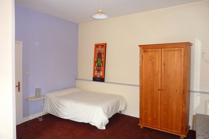 Room 2 of 5