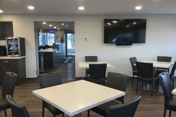 Breakfast/Coffee Service 80 of 96