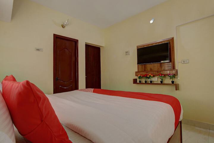 Room 7 of 18