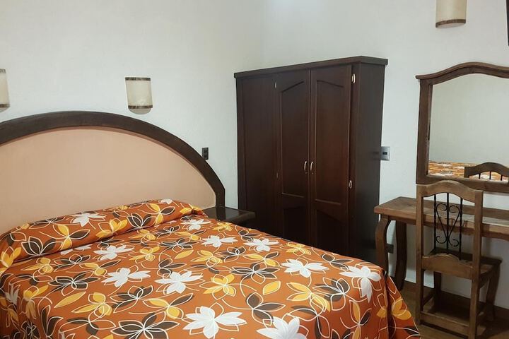 Room 6 of 43