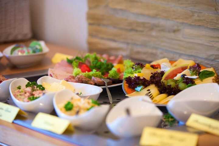 Dining 22 of 41