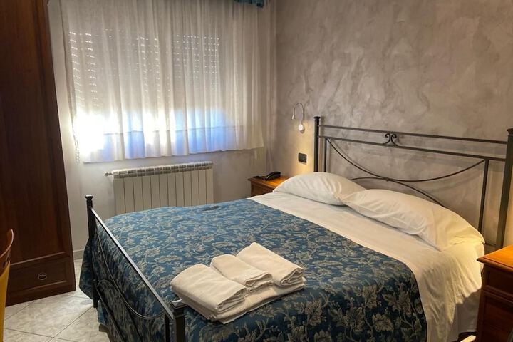 Room 9 of 53