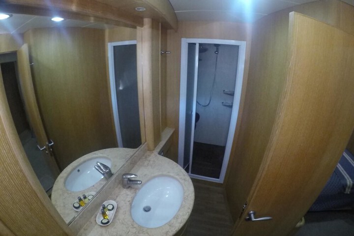 Room 21 of 39