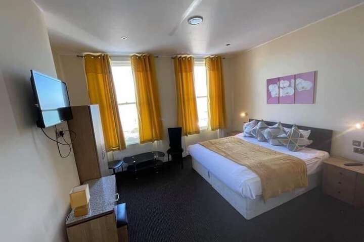 Room 28 of 54