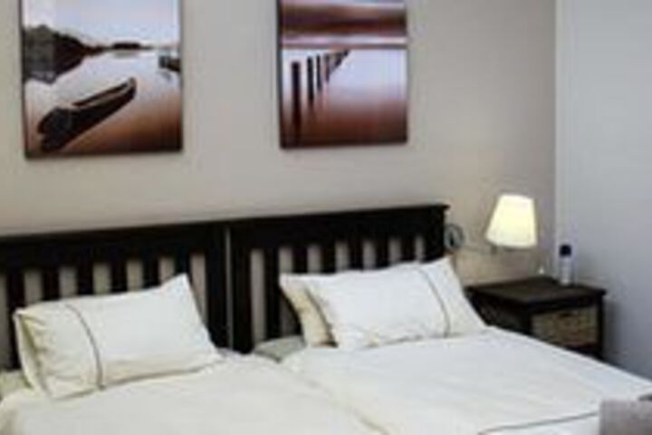 Room 8 of 18