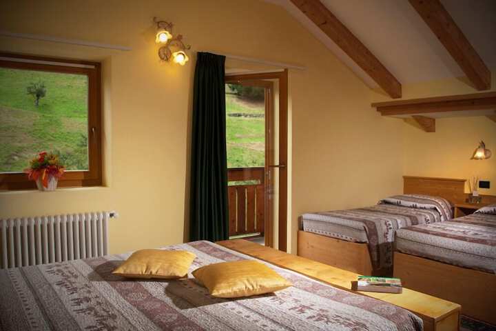 Room 6 of 45